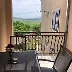 Ana Apartament Vrlika